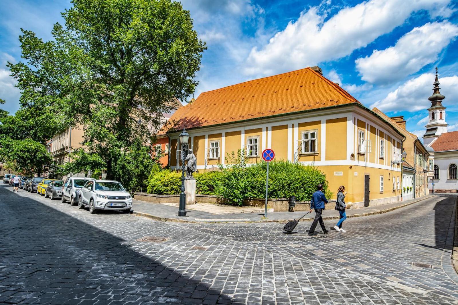 Acomodação com café da manhã  Academy Budapeste
